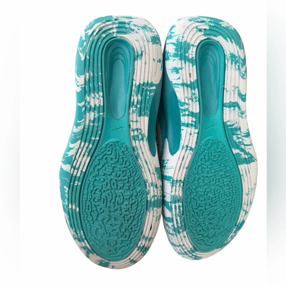 NIKE ISOFLY TEAL BLUE BASKETBALL SHOES- Youth 4